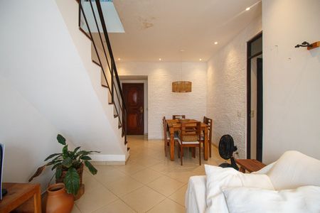 Apartamento à venda com 156m², 3 quartos e 2 vagas Apartamento à venda com 156m², 3 quartos e 2 vagasSala