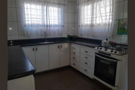 Casa à venda com 369m², 4 quartos e 6 vagas
