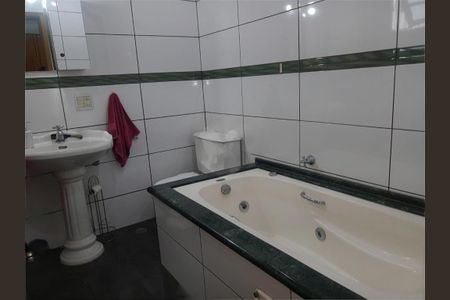 Casa à venda com 369m², 4 quartos e 6 vagas