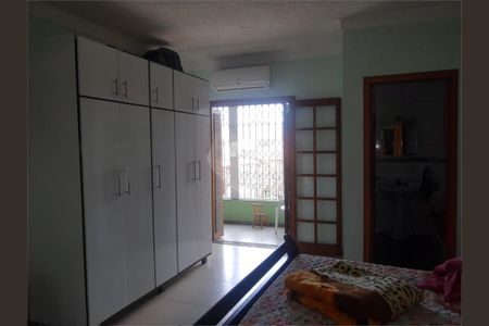 Casa à venda com 4 quartos, 369m² em Vila Mazzei, São Paulo
