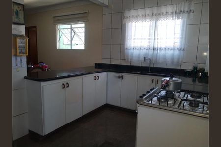 Casa à venda com 369m², 4 quartos e 6 vagas