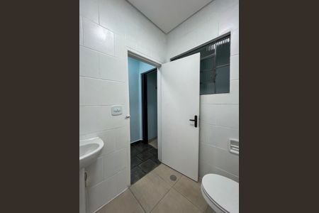 Casa de condomínio para alugar com 34m², 1 quarto e sem vagaBanheiro