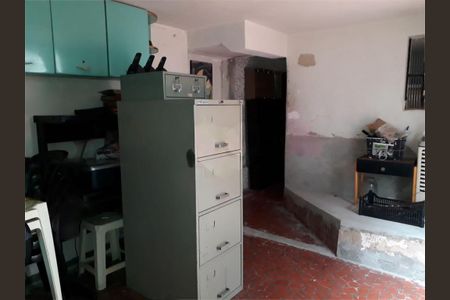 Casa à venda com 215m², 4 quartos e 2 vagas