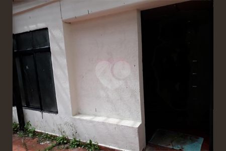 Casa à venda com 215m², 4 quartos e 2 vagas