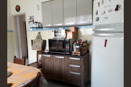 Casa à venda com 4 quartos, 215m² em Vila Romero, São Paulo