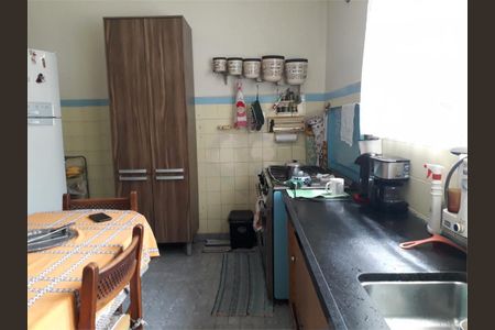 Casa à venda com 215m², 4 quartos e 2 vagas