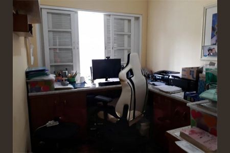 Casa à venda com 215m², 4 quartos e 2 vagas
