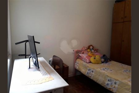 Casa à venda com 215m², 4 quartos e 2 vagas