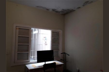 Casa à venda com 215m², 4 quartos e 2 vagas