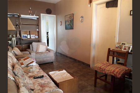 Casa à venda com 215m², 4 quartos e 2 vagas