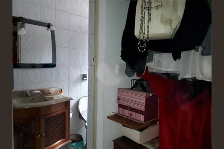 Casa à venda com 215m², 4 quartos e 2 vagas