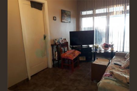 Casa à venda com 4 quartos, 215m² em Vila Romero, São Paulo