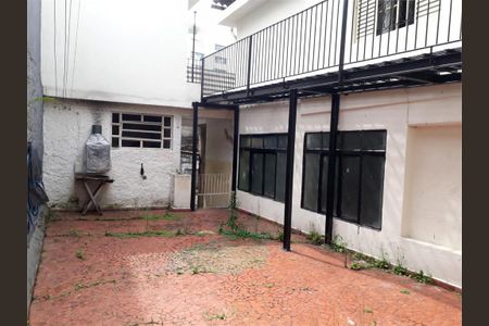 Casa à venda com 215m², 4 quartos e 2 vagas