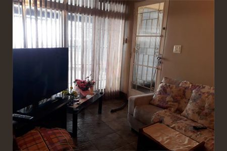 Casa à venda com 4 quartos, 215m² em Vila Romero, São Paulo