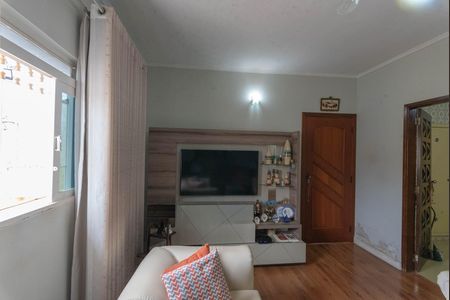 Casa à venda com 160m², 3 quartos e 4 vagas Casa à venda com 160m², 3 quartos e 4 vagasSala