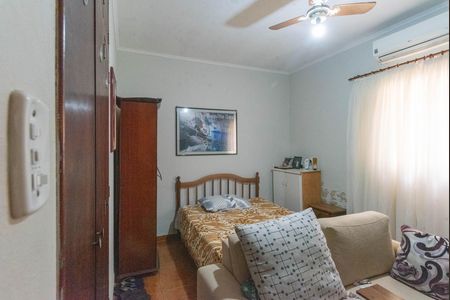 Casa à venda com 160m², 3 quartos e 4 vagas Casa à venda com 160m², 3 quartos e 4 vagasQuarto 1