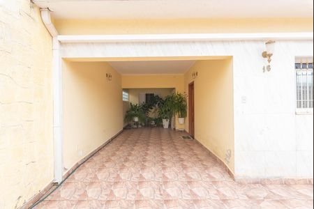 Casa à venda com 160m², 3 quartos e 4 vagas Casa à venda com 160m², 3 quartos e 4 vagasFachada