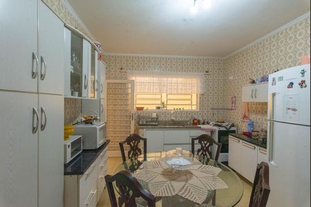 Casa à venda com 160m², 3 quartos e 4 vagas Casa à venda com 160m², 3 quartos e 4 vagasCozinha