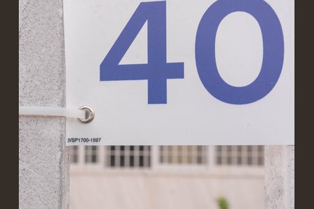 Casa à venda com 160m², 3 quartos e 4 vagas Casa à venda com 160m², 3 quartos e 4 vagasPlaquinha