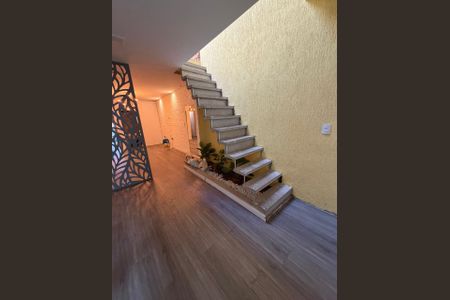 Casa à venda com 160m², 2 quartos e 2 vagas Casa à venda com 160m², 2 quartos e 2 vagasFoto 02