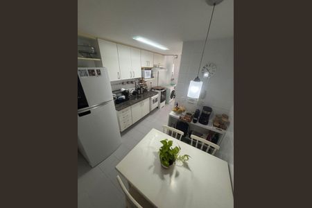 Apartamento à venda com 74m², 2 quartos e 1 vaga Apartamento à venda com 74m², 2 quartos e 1 vagaCozinha