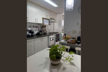 Apartamento à venda com 74m², 2 quartos e 1 vaga Apartamento à venda com 74m², 2 quartos e 1 vagaCozinha