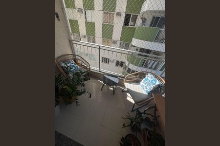 Apartamento à venda com 74m², 2 quartos e 1 vaga Apartamento à venda com 74m², 2 quartos e 1 vagaVaranda