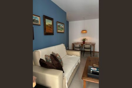 Apartamento à venda com 74m², 2 quartos e 1 vaga Apartamento à venda com 74m², 2 quartos e 1 vagaSala