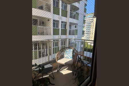 Apartamento à venda com 74m², 2 quartos e 1 vaga Apartamento à venda com 74m², 2 quartos e 1 vagaVaranda
