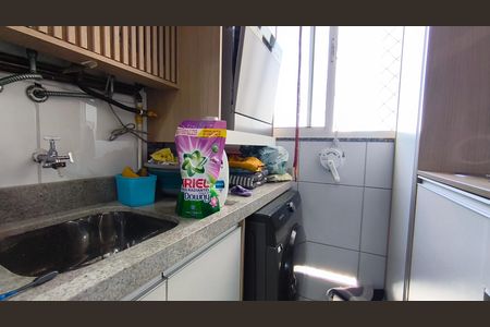 Apartamento à venda com 59m², 3 quartos e 1 vagaÁrea de Serviço