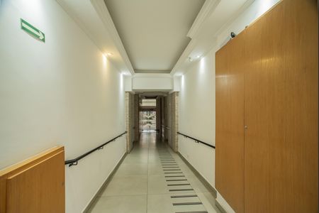 Apartamento à venda com 58m², 2 quartos e sem vaga Apartamento à venda com 58m², 2 quartos e sem vagaHall de entrada