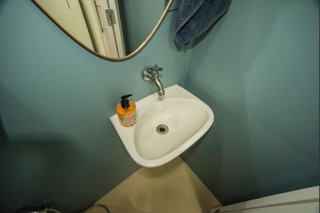 Apartamento à venda com 58m², 2 quartos e sem vaga Apartamento à venda com 58m², 2 quartos e sem vagaBanheiro de Serviço