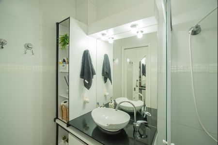 Apartamento à venda com 58m², 2 quartos e sem vaga Apartamento à venda com 58m², 2 quartos e sem vagaBanheiro