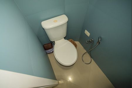 Apartamento à venda com 58m², 2 quartos e sem vaga Apartamento à venda com 58m², 2 quartos e sem vagaBanheiro de Serviço