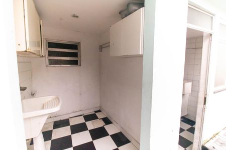 Casa à venda com 80m², 4 quartos e 1 vagaÁrea de Serviço