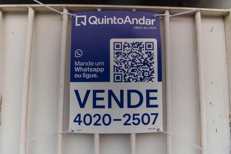Casa à venda com 80m², 4 quartos e 1 vagaPlaquinha 