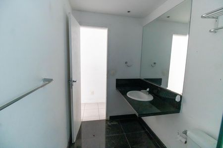 Casa à venda com 80m², 4 quartos e 1 vagaBanheiro da Suíte 2