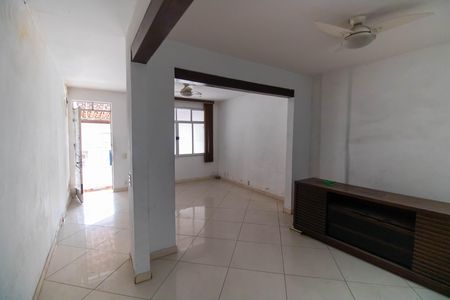Casa à venda com 80m², 4 quartos e 1 vagaSala