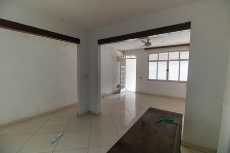 Casa à venda com 80m², 4 quartos e 1 vagaSala