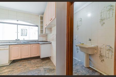 Casa à venda com 400m², 3 quartos e 7 vagas Casa à venda com 400m², 3 quartos e 7 vagasCozinha