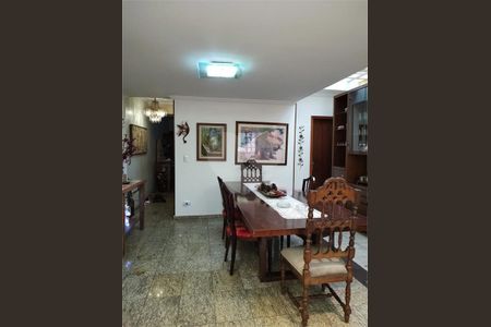 Casa à venda com 205m², 4 quartos e 4 vagas
