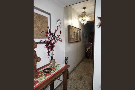 Casa à venda com 205m², 4 quartos e 4 vagas