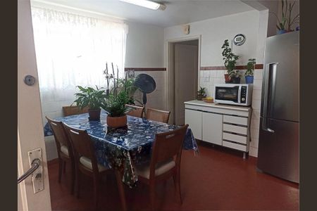Casa à venda com 135m², 2 quartos e 3 vagas