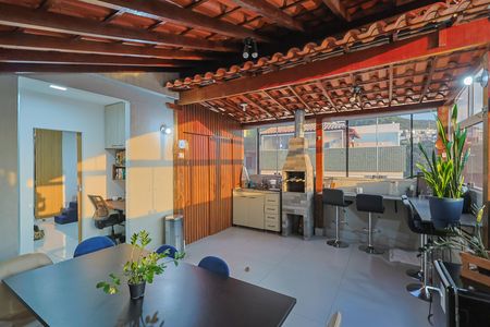 Apartamento à venda com 110m², 3 quartos e 1 vaga Apartamento à venda com 110m², 3 quartos e 1 vagaCobertura