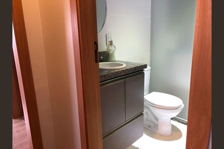 Apartamento à venda com 53m², 2 quartos e 1 vaga Apartamento à venda com 53m², 2 quartos e 1 vagaBanheiro