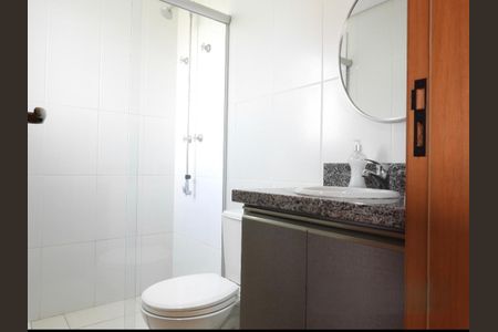Apartamento à venda com 53m², 2 quartos e 1 vaga Apartamento à venda com 53m², 2 quartos e 1 vagaBanheiro