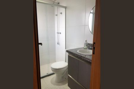 Apartamento à venda com 53m², 2 quartos e 1 vaga Apartamento à venda com 53m², 2 quartos e 1 vagaBanheiro