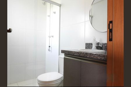 Apartamento à venda com 53m², 2 quartos e 1 vaga Apartamento à venda com 53m², 2 quartos e 1 vagaBanheiro