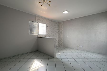 Casa para alugar com 53m², 2 quartos e sem vaga Casa para alugar com 53m², 2 quartos e sem vagaSala e Cozinha