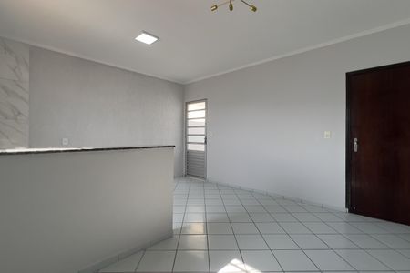 Casa para alugar com 53m², 2 quartos e sem vaga Casa para alugar com 53m², 2 quartos e sem vagaSala e Cozinha